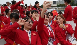 动漫美女不穿内裤,动漫美女的时尚宣言